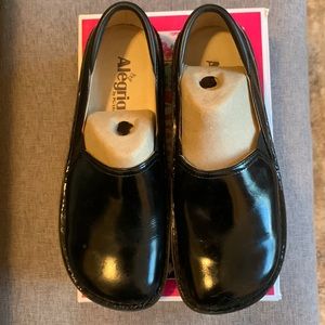 Alegria Debra- black patent-size 39